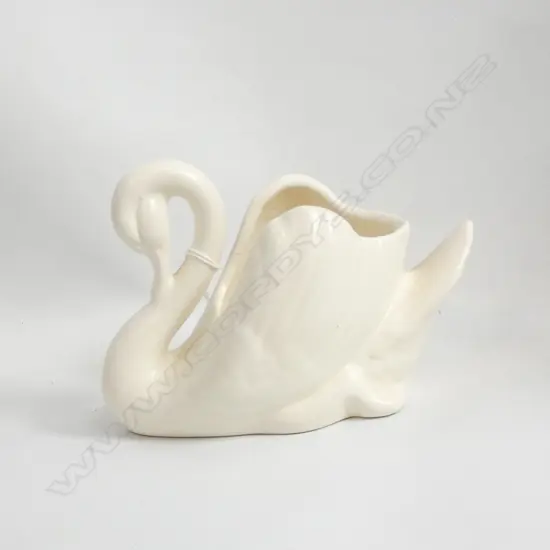 SMALL CROWN LYNN SWAN H 100 MM SOME CRAZING