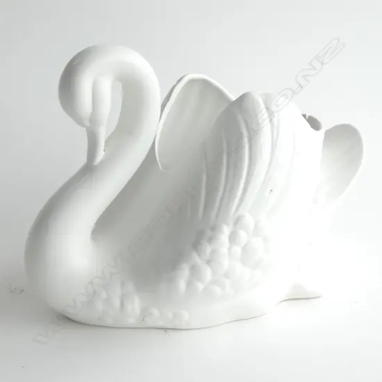 (19930) LARGE CROWN LYNN SWAN VASE WHITE