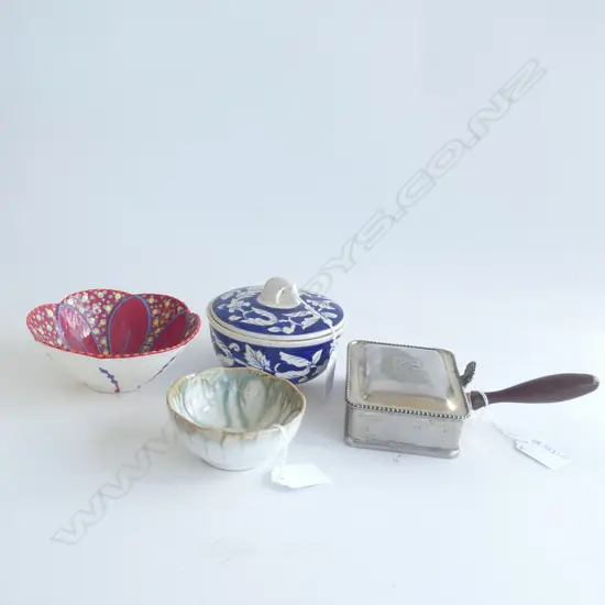 2 HAND POTTED BOWLS (DIA 120MM) BLUE & WHITE LIDDED BOWL & EP SILENT BUTLER