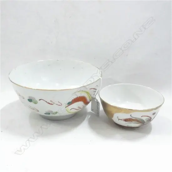 2 CHINESE FAMILLE ROSE BOWLS 170 & 110mm dia