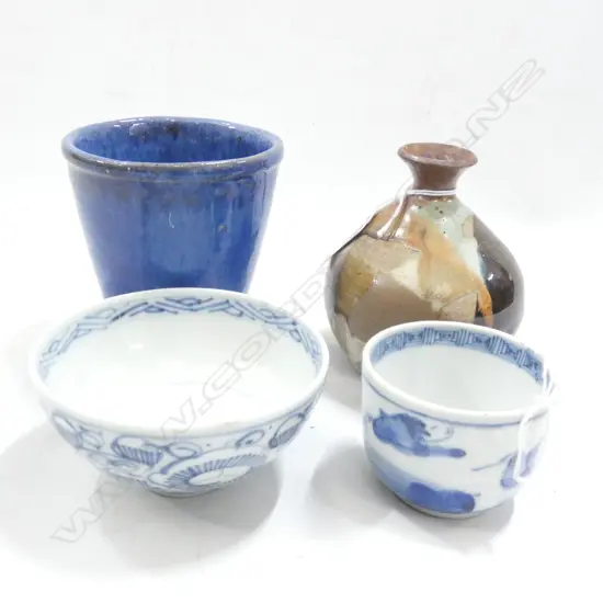 CHINESE B/W CUP & BOWL + 2 VASES H.110mm