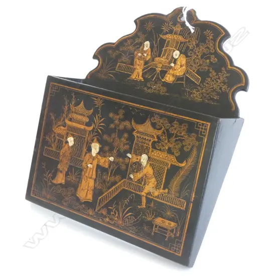 CHINOISERIE GOLD & BLACK LACQUER WALL POCKET H.215mm