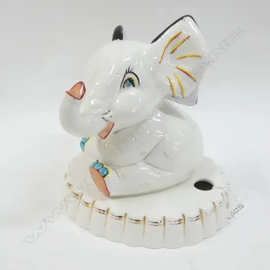 WEDGWOOD & CO CIRCUS ELEPHANT H.160mm (AF)