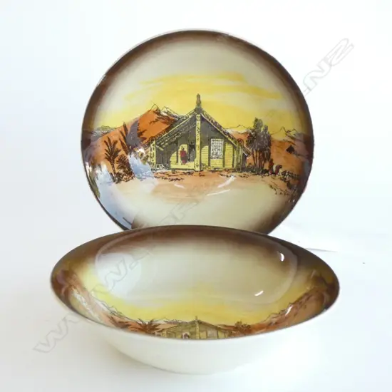 2 ROYAL STAFFORDSHIRE POTTERIES 'HOMELAND SERIES: NEW ZEALAND' BOWLS 160mm dia