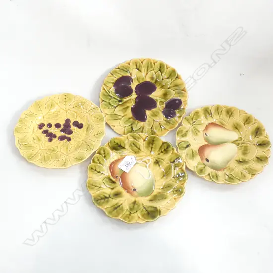 4 FRENCH SARREGUEMINES MAJOLICA PLATES APPLES/PLUMS/PEARS/GRAPES D. 190mm