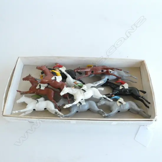VINTAGE METAL RACING HORSES L.100mm