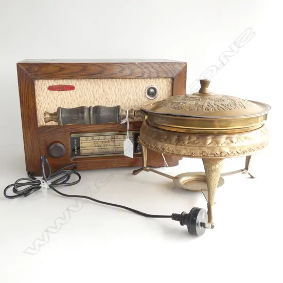 OLD RADIO W.355mm & EASTERN POT w. LID & BURNER 