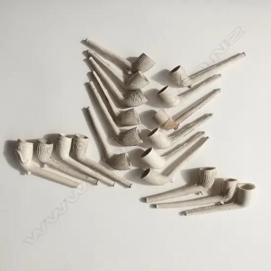 19 ANTIQUE CLAY PIPES