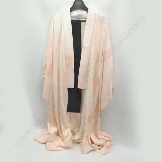 SOFT PINK KIMONO 