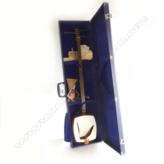 JAPANESE SHAMISEN WITH ACCESSORIES. ROSEWOOD. SKINS NEED REPLACING.