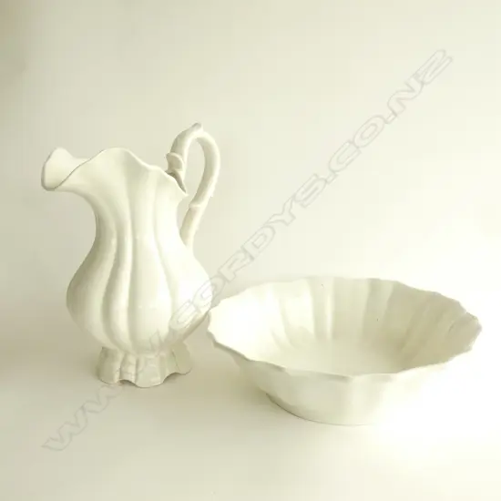 LG WHITE GLAZED EARTHENWARE WASH BOWL (DIA 350MM) & JUG (H. 370MM)