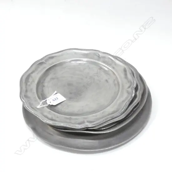 5 PEWTER PLATES 250mm dia