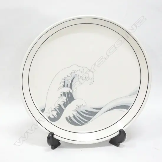 CROWN LYNN PLATE 305mm dia