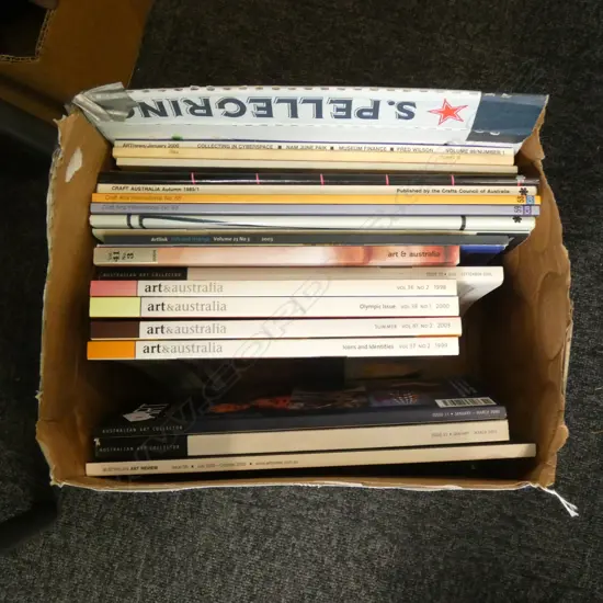 BOX LOT AUSTRALIAN ART MAGAZINES