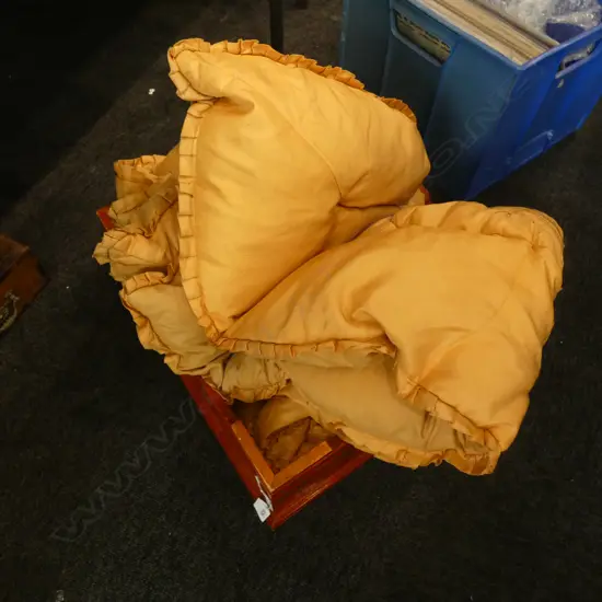 EIDERDOWN & SQ ORIENTAL WOODEN SHELF