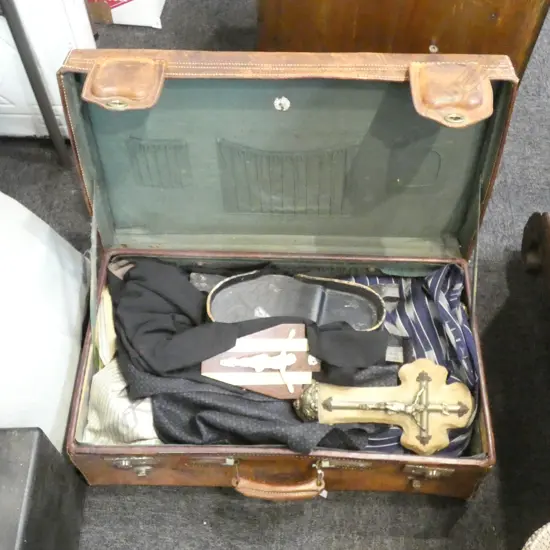 VINTAGE LEATHER SUITCASE & VINTAGE JAPANESE FASHION CONTENTS