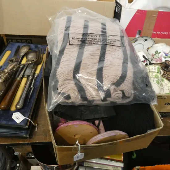 LOT ASST 1940S SILK STOCKINGS/CORSET HAT STANDS ETC