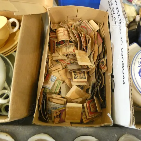 BOX LOT OLD COMMERCIAL MATCH BOX LABELS