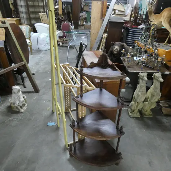 EASEL/STAND/WHATNOT (AF)