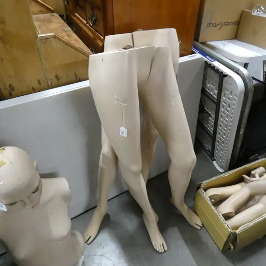TWO PAIRS MANNEQUIN LEGS (AF)