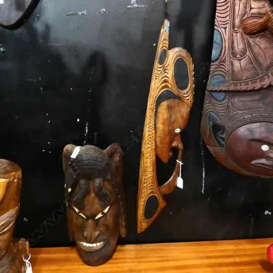 2 CARVED WOODEN FACES L.680mm