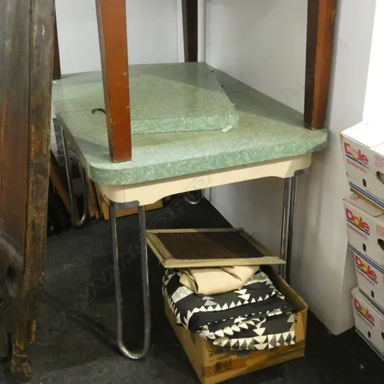 FORMICA TABLE WITH ONELEAF 1220 X 800 X 770mm