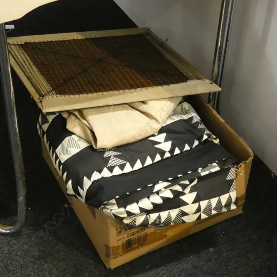 BOX LOT VINTAGE WOOL INCL. TAPESTRY & QUILT