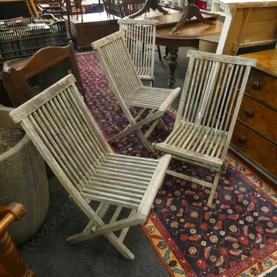 4 WOODEN FOLDING CHAIRS 1 AF 