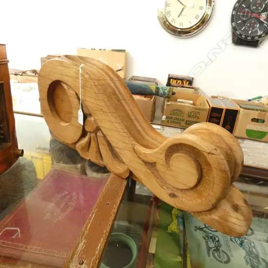 NZ KAURI CARVED ARCHITECTURAL SCONCE L.590mm