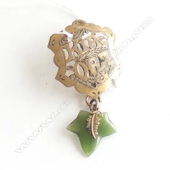 (19945) C1900 9CT KIA ORA BROOCH POUNAMU DROP