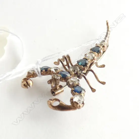 (19960) VINTAGE 9ct GEM SET SCORPION BROOCH