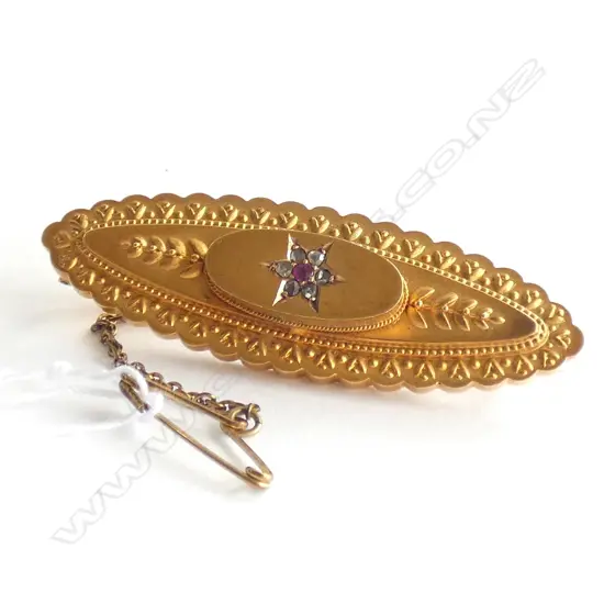 (19934) VICT. 15CT DIAMOND SET LOZENGE BROOCH 5.8 GRAMS