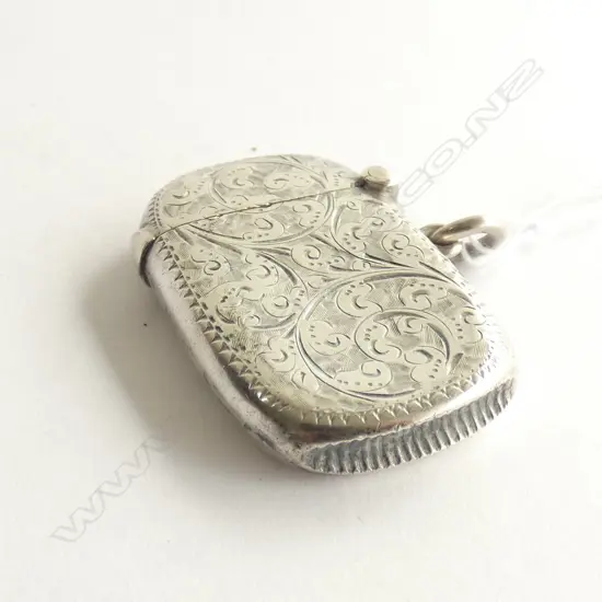 c1900 SILVER VESTA CASE. ENGRAVED.