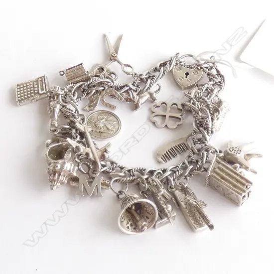 (19284) STG SILVER DOUBLE LINK WITH TWIST CHARM BRACELET & CHARMS  59GMS