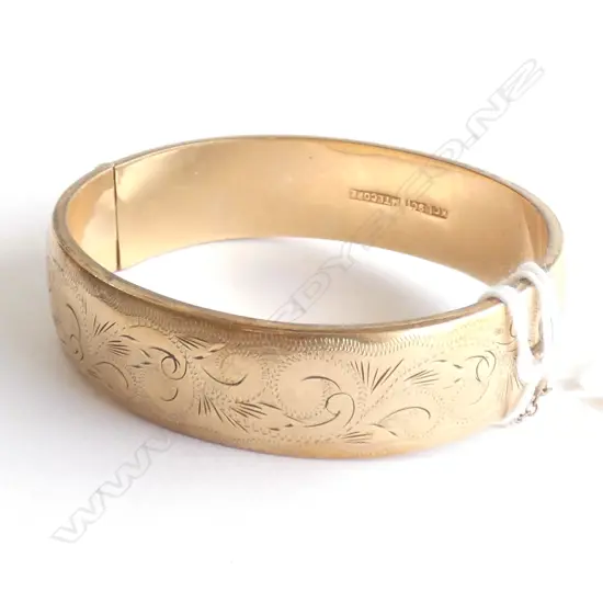 (19532) 9CT GOLD ON METAL ENGRAVED BRACELET & SAFETY CHAIN