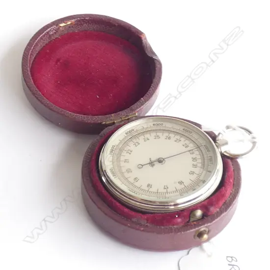 (19516) OLD LEATHER CASED POCKET INCLINOMETER / BAROGRAPH ????