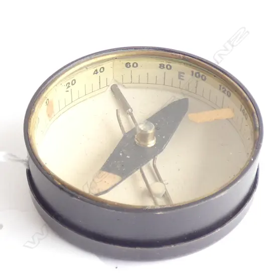 (19524) RNZAF COMPASS IN METAL CASE DIA 48MM