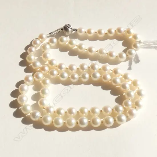 VINTAGE JAPANESE AKOYA PEARL NECKLACE 14CT WHITE GOLD LOCK w. DIAMONDS STAMPED 585