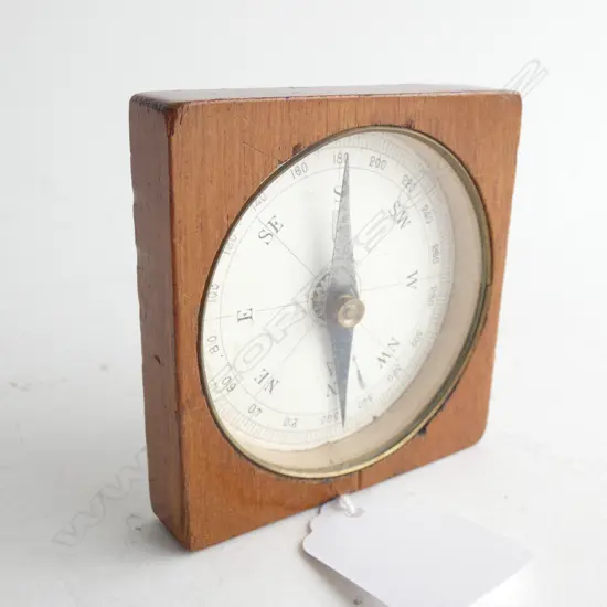 MAHOGANY CASED POCKET COMPASS  70 X 70MM