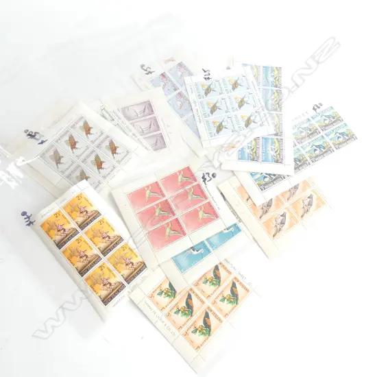 BAG NZ MINT STAMP MINISHEETS - DECIMAL & PRE DECIMAL