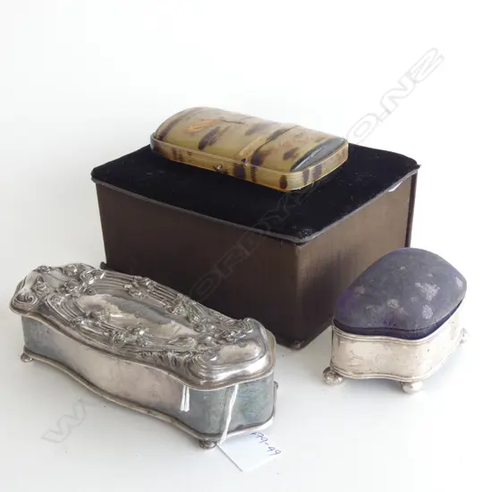 BLACK VELVET GIVENCHY JEWELLERY BOX /PR EP BOXES (LONGEST L180) / PLASTIC PAINTED BOX L 125MM