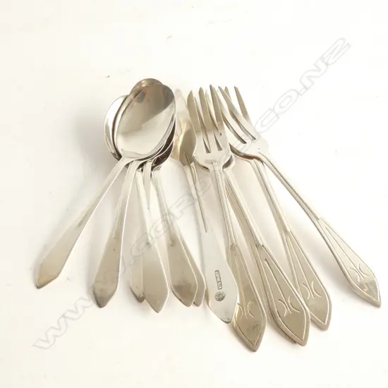 12 NZ STG SILVER TEASPOONS & CAKE FORKS STAMPED APW 126 GRAMS