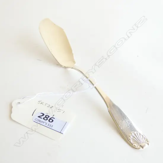 Wm. IV SCOTTISH SILVER BUTTER KNIFE by ROBt. GRAY & SONS, GLASGOW 1832. FIDDLE SHELL PATTERN. 40gm