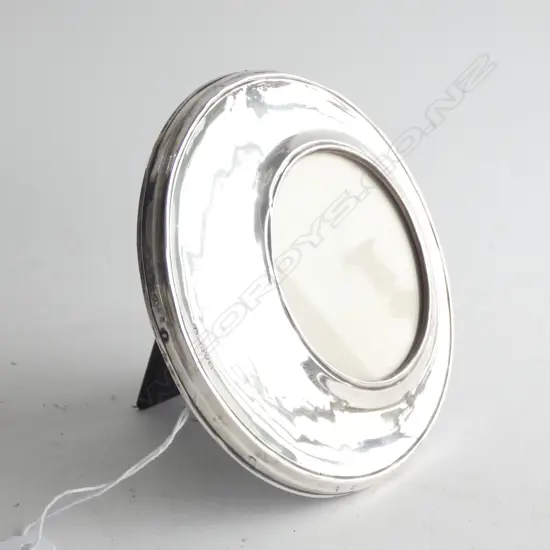 ROUND SILVER PICTURE FRAME HMSS CHESTER 1915 DIA  140MM