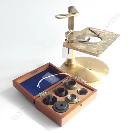 (19577) OLD BRASS DISSECTING STAND & BOX ASSOCIATED INSTRUMENTS