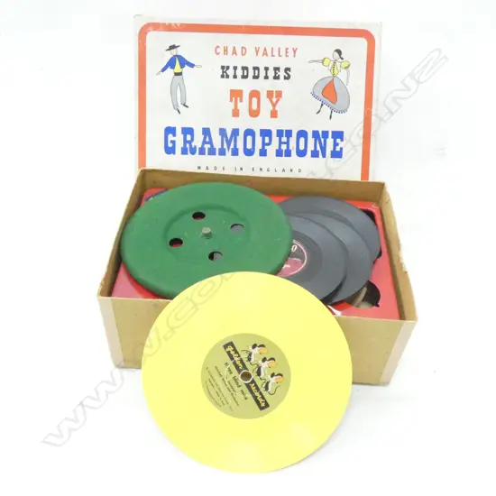 TOY GRAMOPHONE WITH RECORDS & BOX, L. 230MM