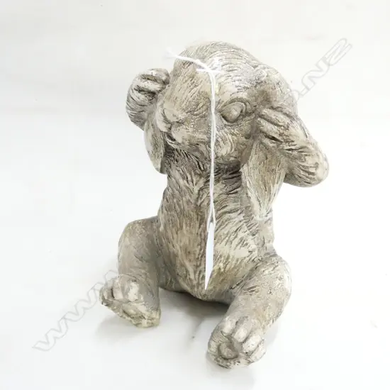 OUTDOOR GARDEN RABBIT 