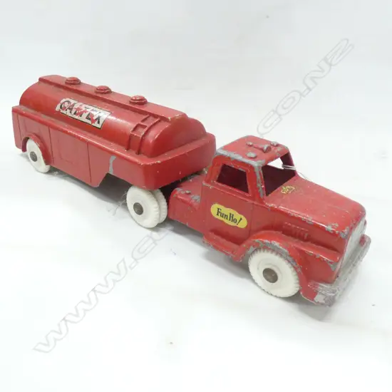 FUN HO RED 'CALTEX' TRUCK L.405mm