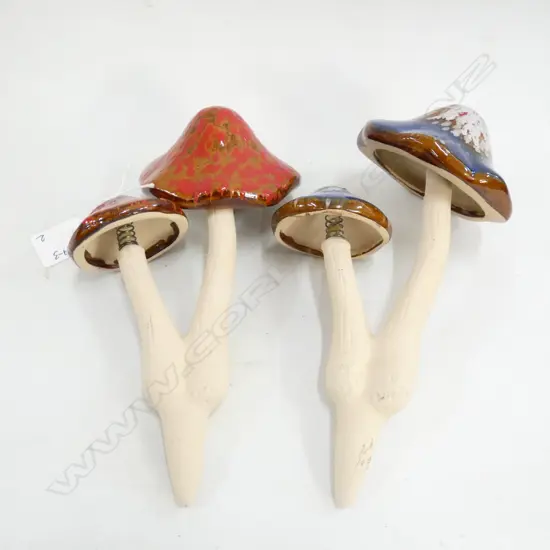 PR NZ POTTERY GARDEN MUSHROOM STAKE H. 220 MM