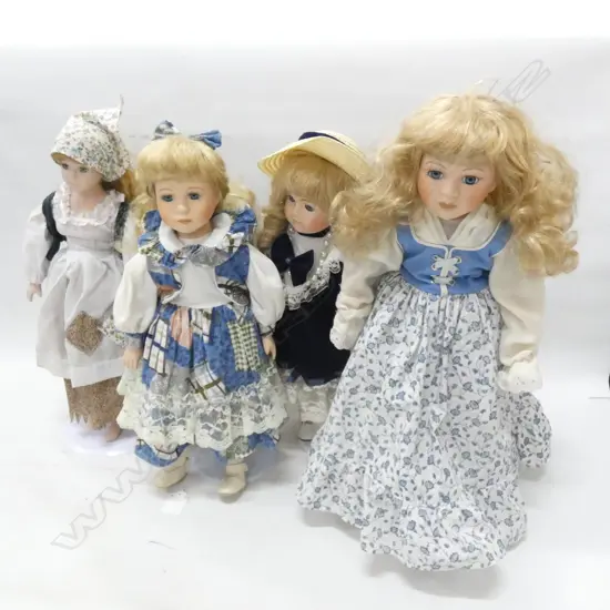 4 ASST PORCELAIN DOLLS WITH STANDS H. 450MM